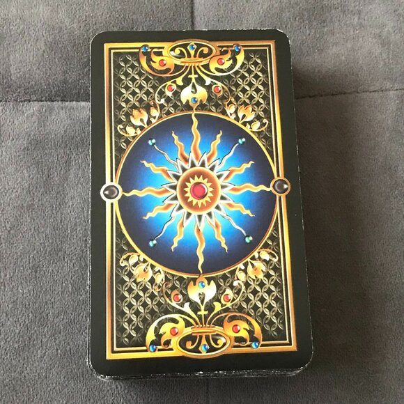 Easy Tarot Kit featuring Gilded Tarot Ciro Marchetti & Spread Sheet - Picture 3 of 11